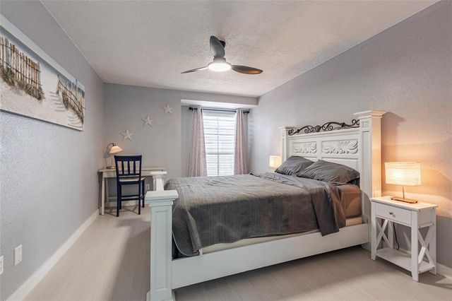 7600 Emmett F Lowry Expressway 806, Texas City, TX 77591