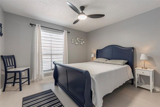 7600 Emmett F Lowry Expressway 806, Texas City, TX 77591