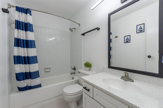 7600 Emmett F Lowry Expressway 806, Texas City, TX 77591