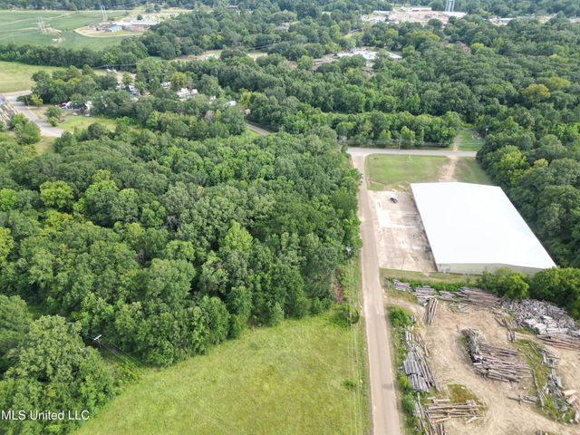 Covington Drive, Canton, MS 39046