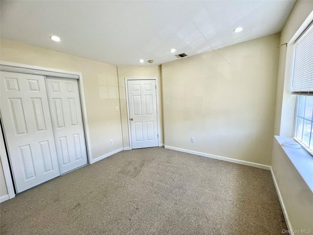 60 Peach Place, Middletown, NY 10940