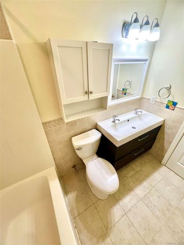 60 Peach Place, Middletown, NY 10940