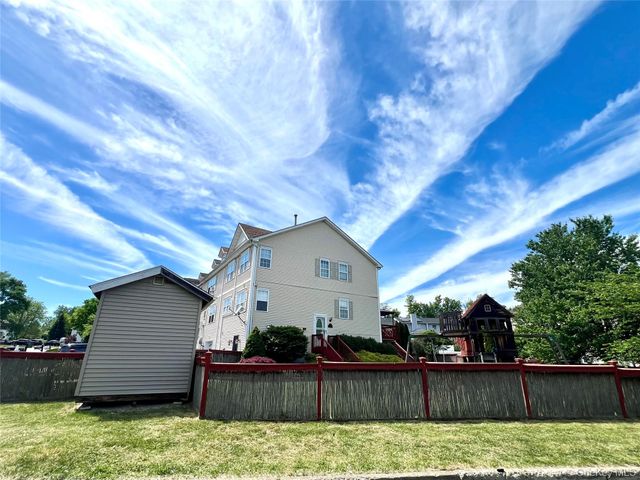 60 Peach Place, Middletown, NY 10940