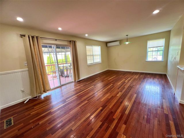 60 Peach Place, Middletown, NY 10940