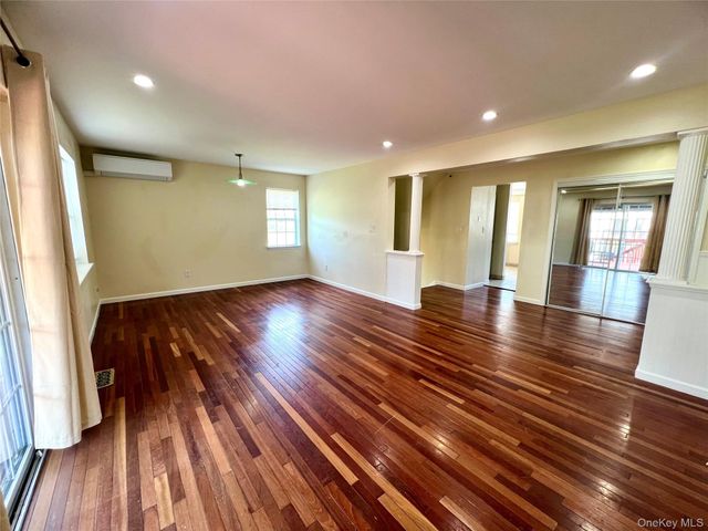 60 Peach Place, Middletown, NY 10940