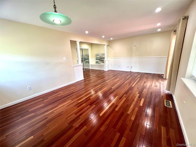 60 Peach Place, Middletown, NY 10940