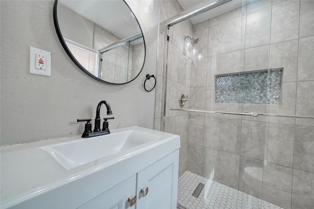 365 Audrey Lane 365, Houston, TX 77015