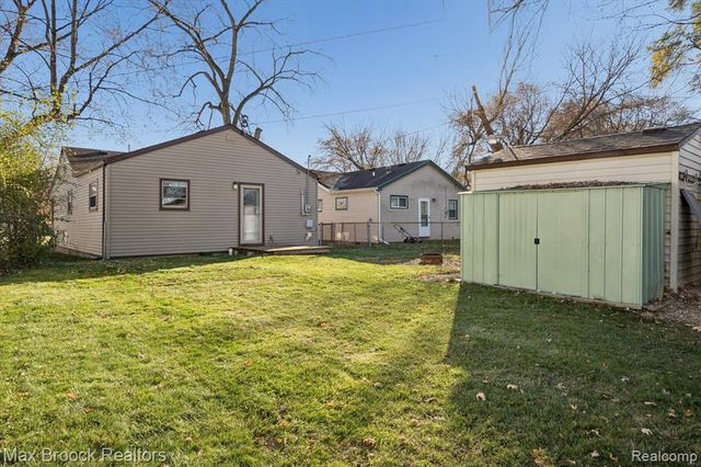 20916 Pinecrest Street, Taylor, MI 48180