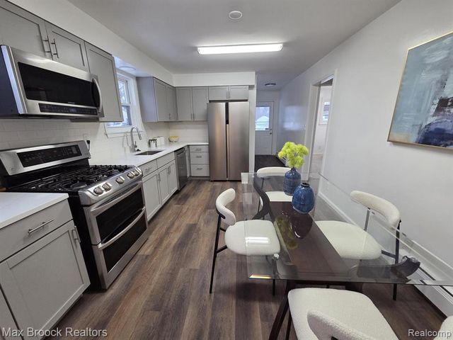 20916 Pinecrest Street, Taylor, MI 48180