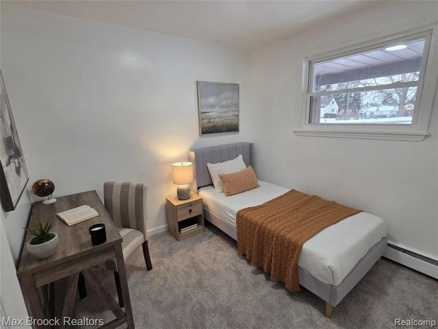 20916 Pinecrest Street, Taylor, MI 48180