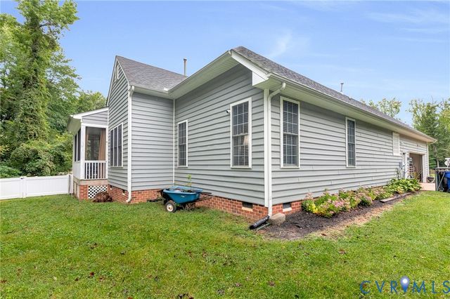 8365 Buckard Dr, Mechanicsville, VA 23111