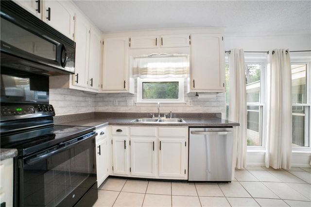 409 Firestone Drive E, Mobile, AL 36609