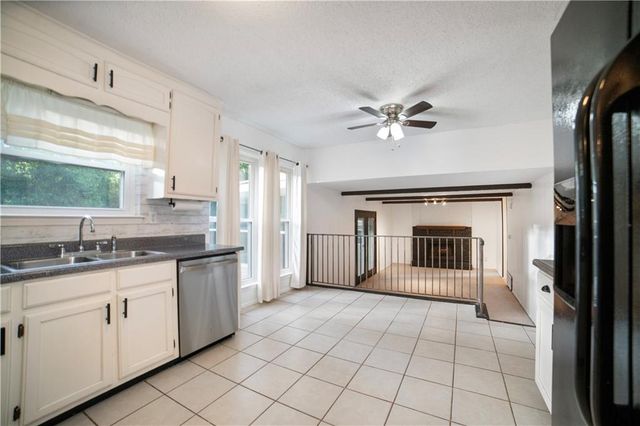 409 Firestone Drive E, Mobile, AL 36609
