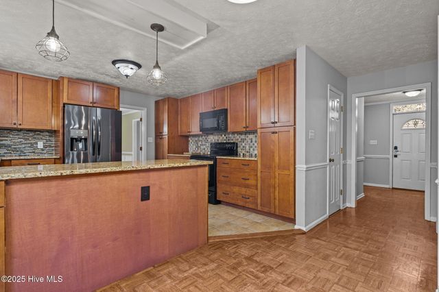 215 Canterbury Road, Southern Pines, NC 28387