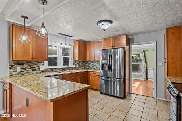 215 Canterbury Road, Southern Pines, NC 28387