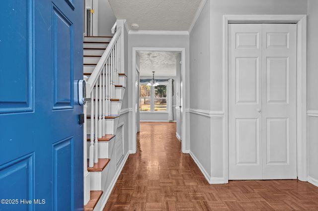 215 Canterbury Road, Southern Pines, NC 28387