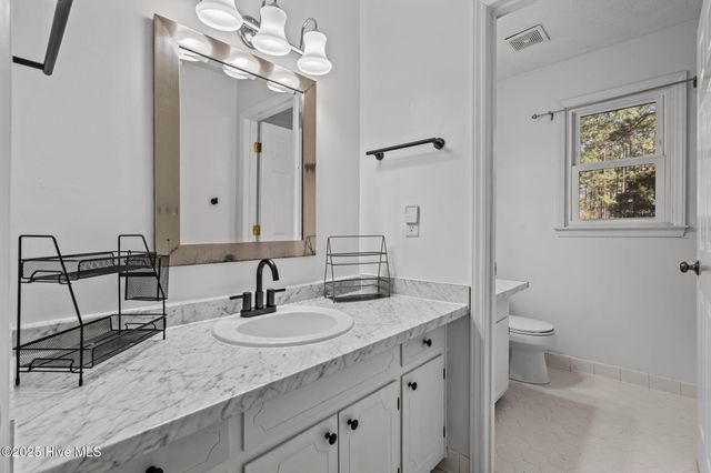 215 Canterbury Road, Southern Pines, NC 28387