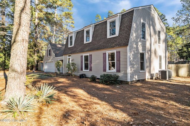 215 Canterbury Road, Southern Pines, NC 28387