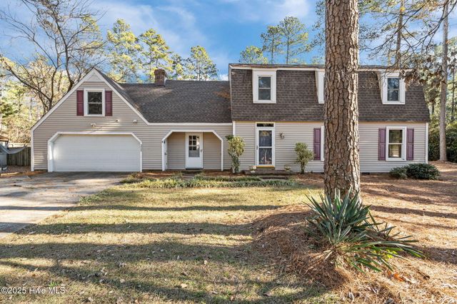 215 Canterbury Road, Southern Pines, NC 28387