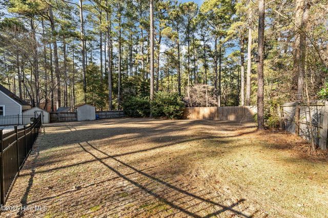 215 Canterbury Road, Southern Pines, NC 28387
