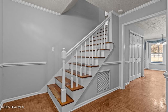 215 Canterbury Road, Southern Pines, NC 28387