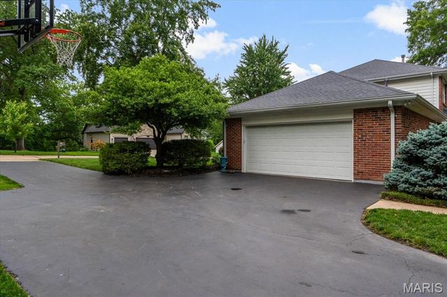 2416 Powders Mill Drive, Wildwood, MO 63005
