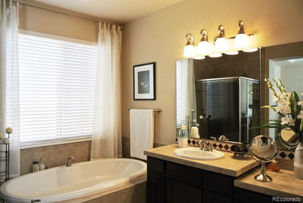 Image 12 of property listing at 9251 Grafton Drive, Lone Tree, CO 80124