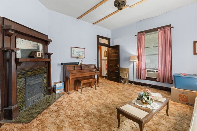 407 N Wilhite Street, Cleburne, TX 76031