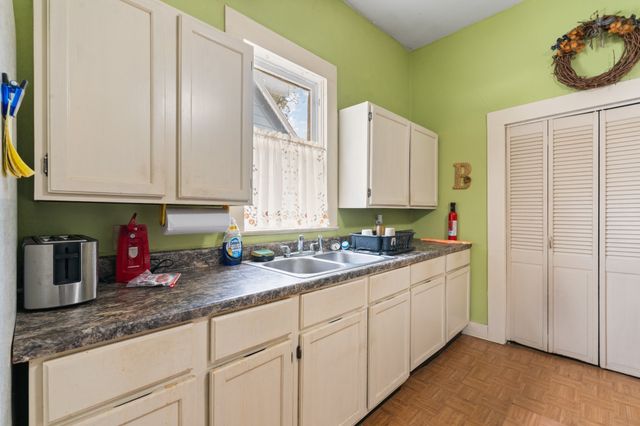 407 N Wilhite Street, Cleburne, TX 76031