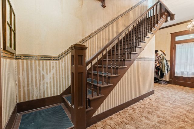 407 N Wilhite Street, Cleburne, TX 76031