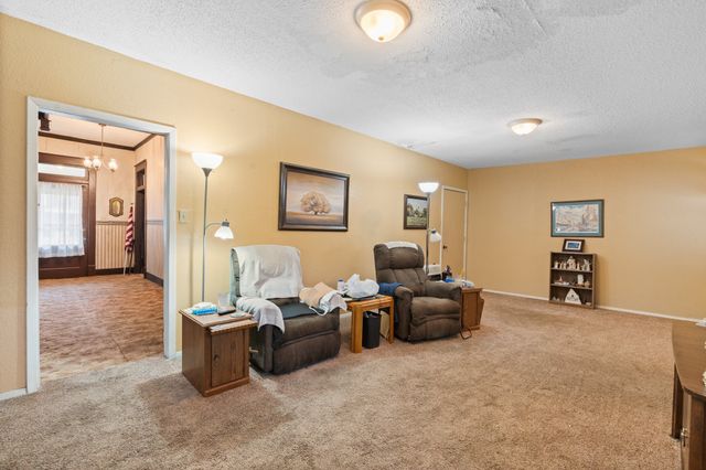 407 N Wilhite Street, Cleburne, TX 76031