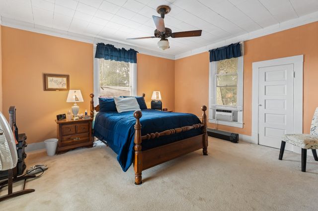 407 N Wilhite Street, Cleburne, TX 76031