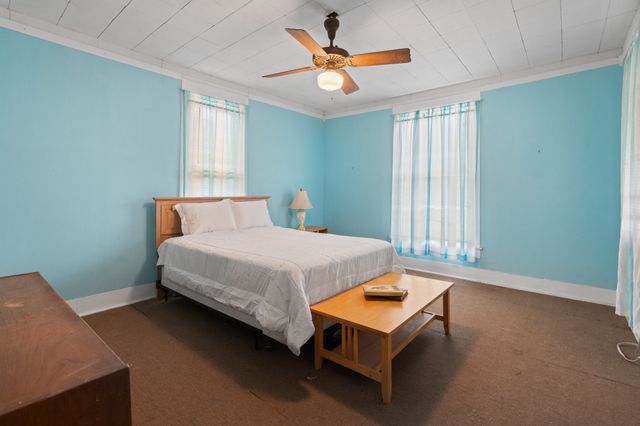 407 N Wilhite Street, Cleburne, TX 76031