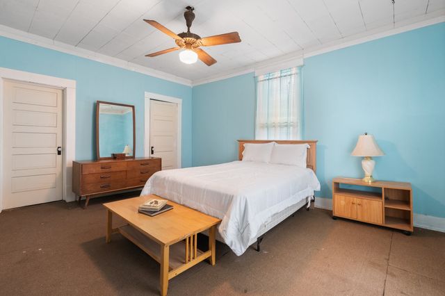 407 N Wilhite Street, Cleburne, TX 76031