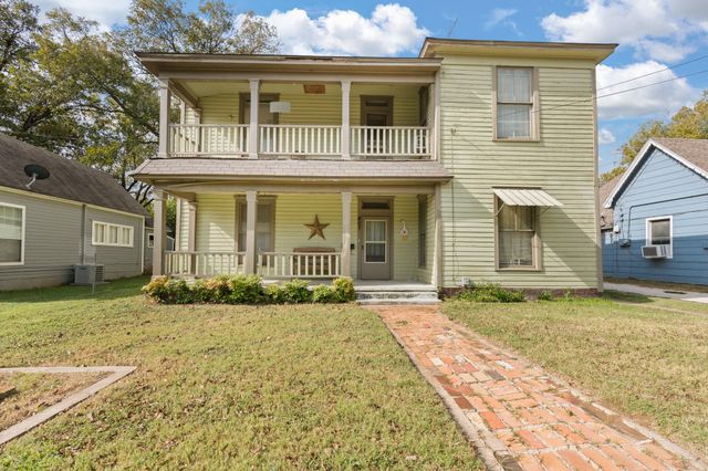 407 N Wilhite Street, Cleburne, TX 76031