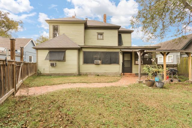 407 N Wilhite Street, Cleburne, TX 76031