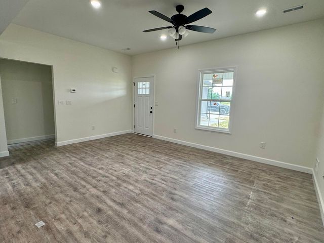112 Bow Bridge Drive, Berea, KY 40403