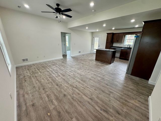 112 Bow Bridge Drive, Berea, KY 40403
