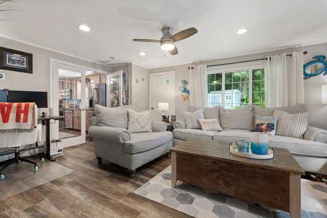 15 Michael Rd, Framingham, MA 01701