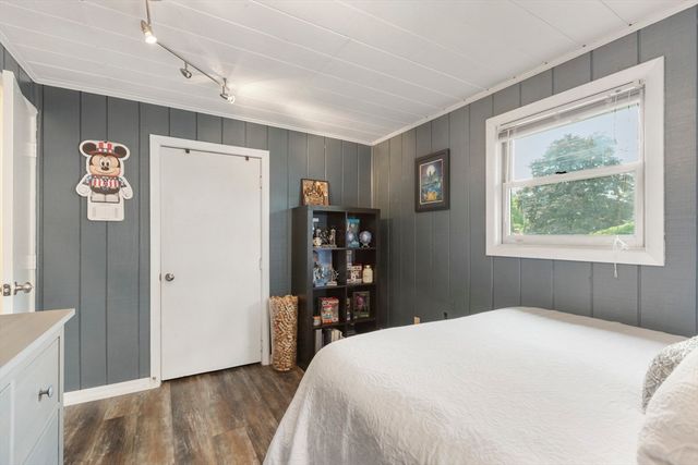 15 Michael Rd, Framingham, MA 01701