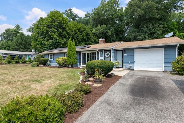 15 Michael Rd, Framingham, MA 01701