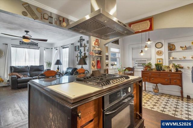 817 Main St, Lyons, OR 97358