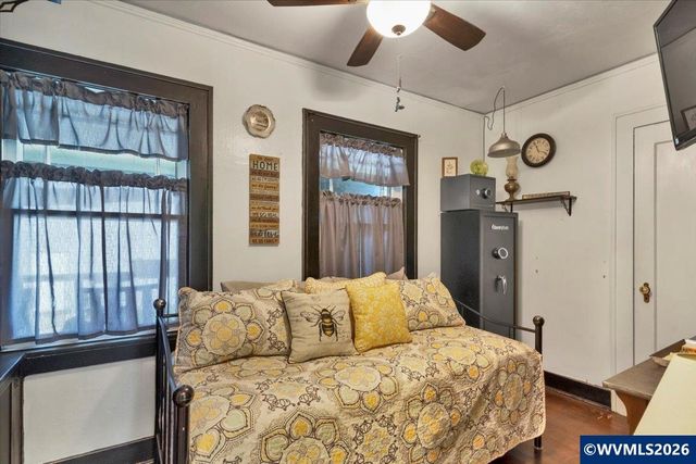 817 Main St, Lyons, OR 97358