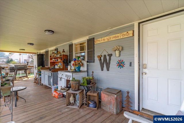 817 Main St, Lyons, OR 97358