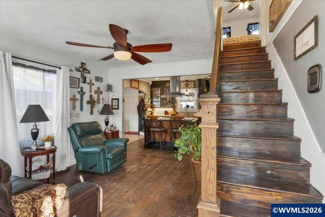 817 Main St, Lyons, OR 97358