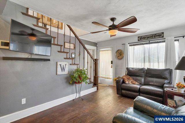 817 Main St, Lyons, OR 97358