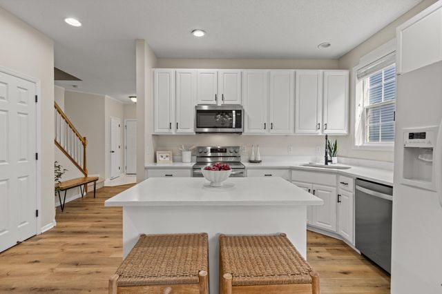 15734 Porchlight Lane, Eden Prairie, MN 55347