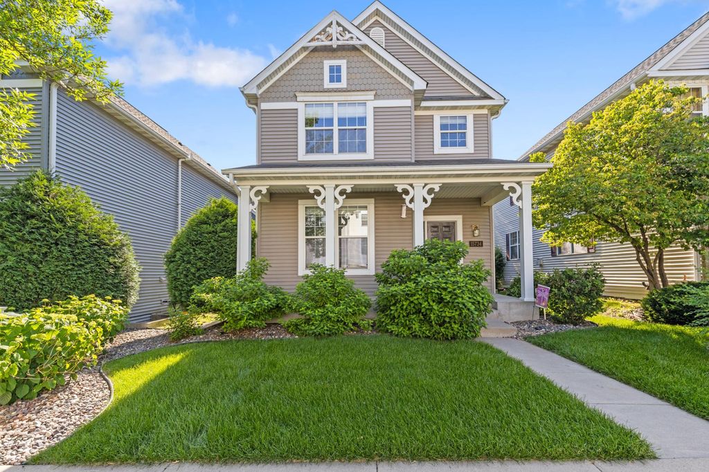 15734 Porchlight Lane, Eden Prairie, MN 55347