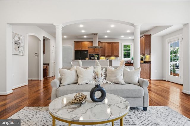 42511 MERIDIAN HILL DR, Brambleton, VA 20148