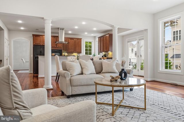 42511 MERIDIAN HILL DR, Brambleton, VA 20148
